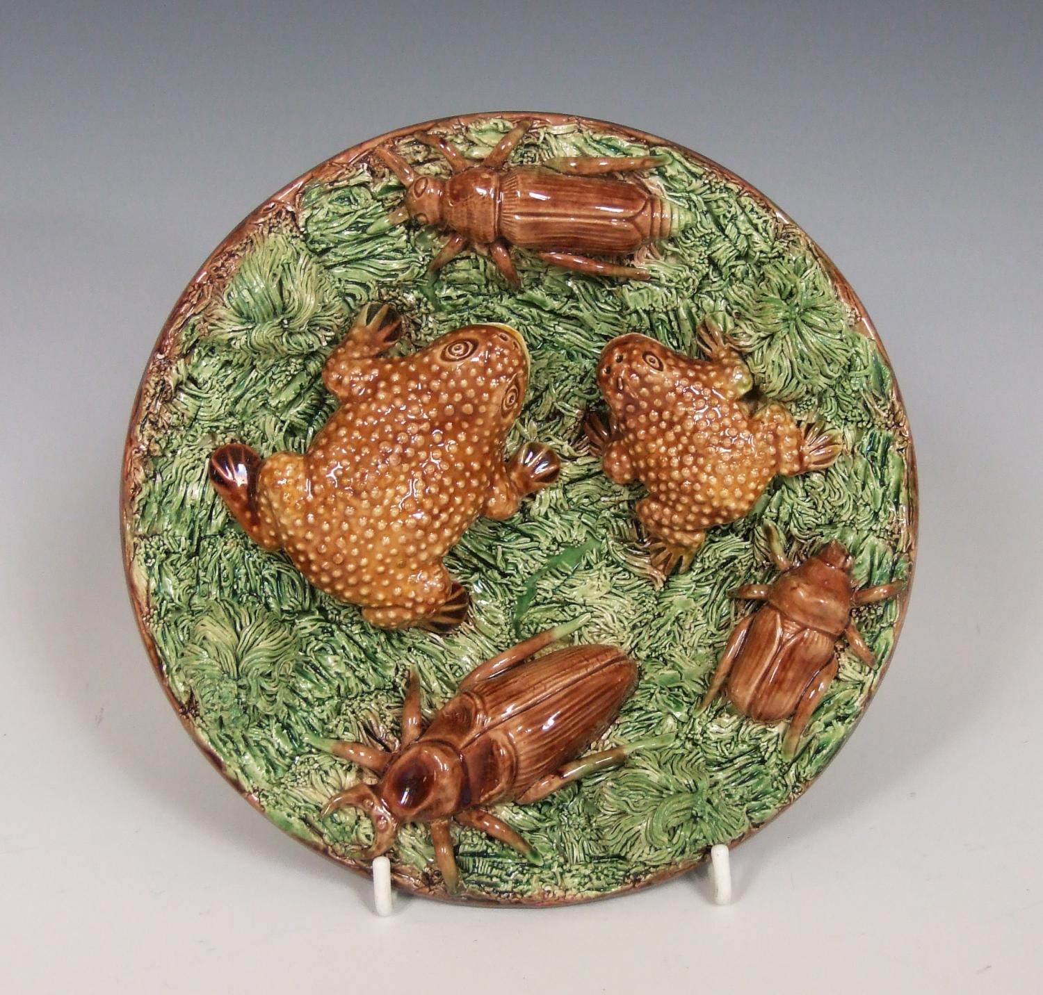 Portuguese Palissy toad & beetle plate