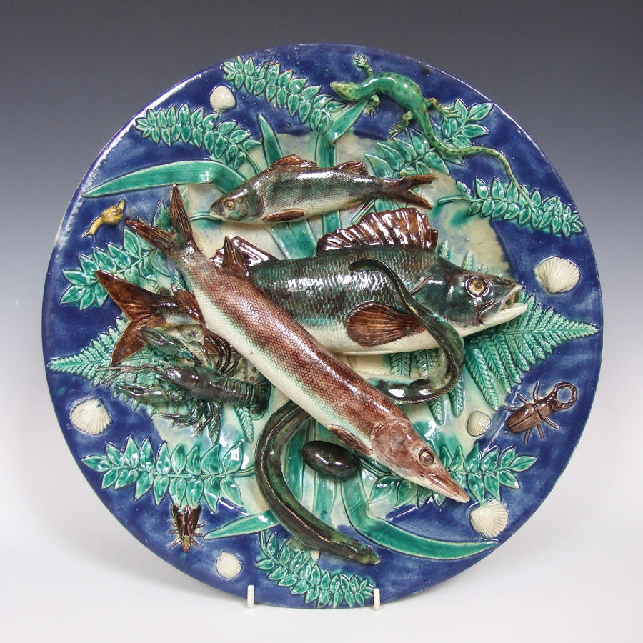 Fine large French Palissy fish charger