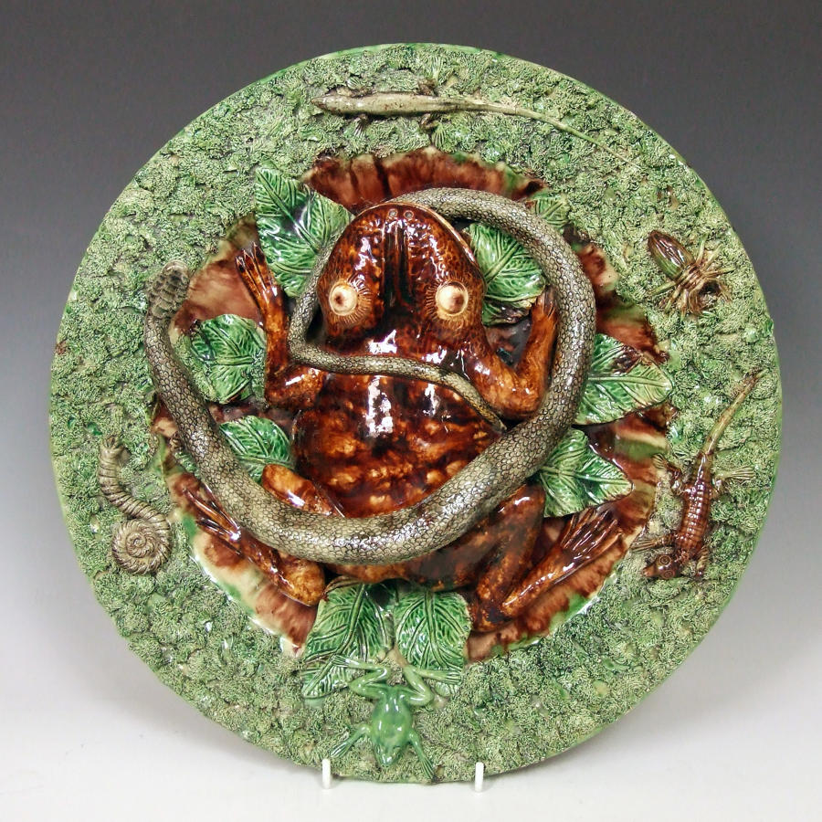 Massive Portuguese Palissy frog charger