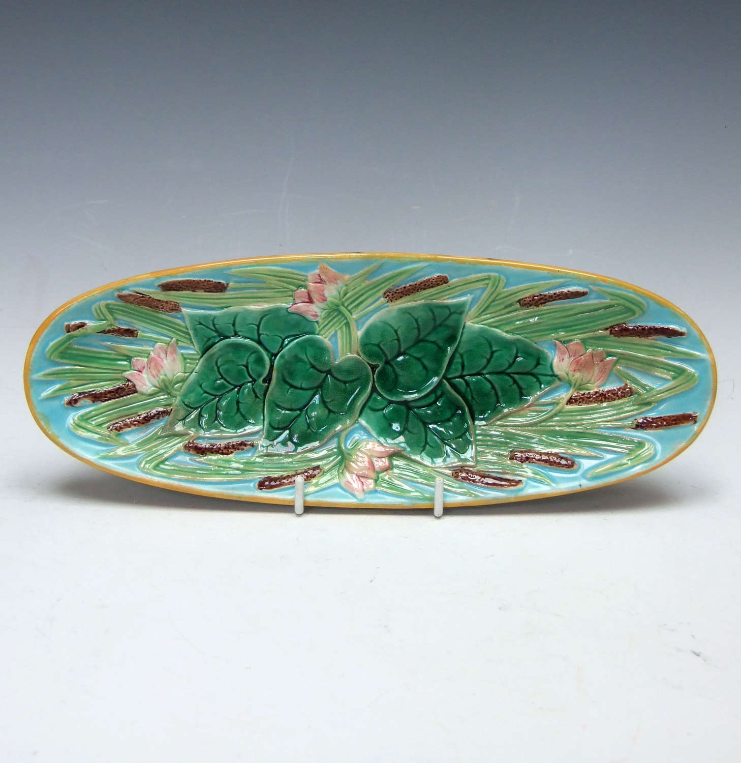 An extremely rare George Jones majolica lily & bulrush motif pin tray