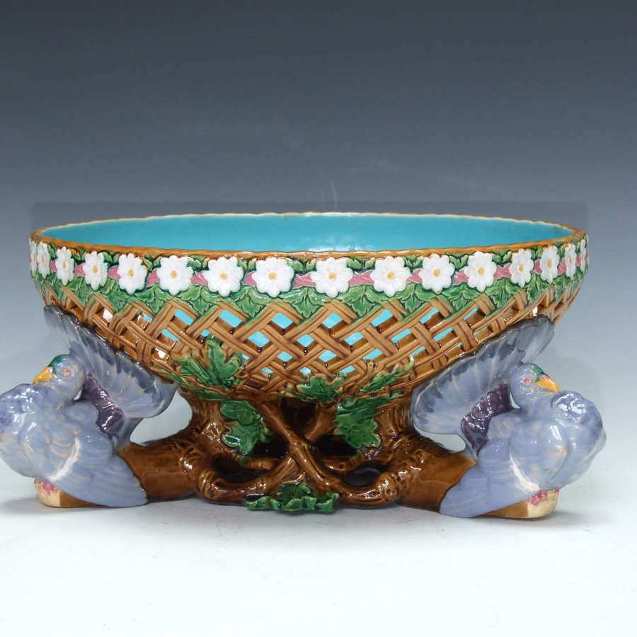Fine & rare Minton majolica pierced lattice fantail pigeon bowl