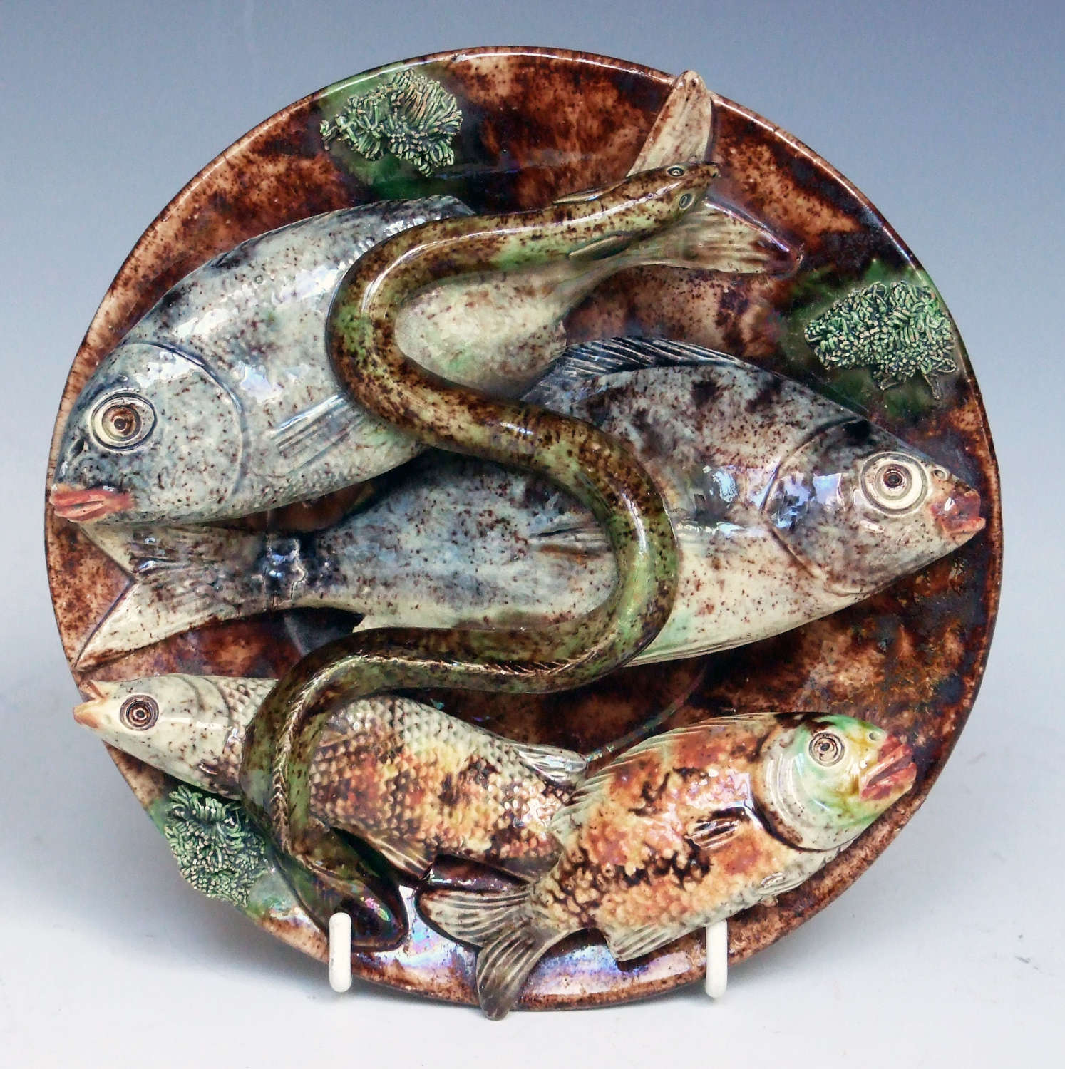 Small fish motif Portuguese Palissy plate
